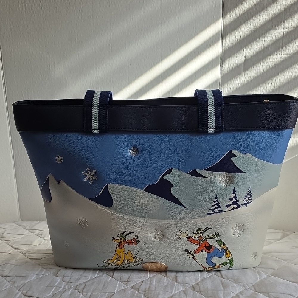 Disney Winter Wonderland Tote With Matching Wallet And Clutch - Picture 6 of 17